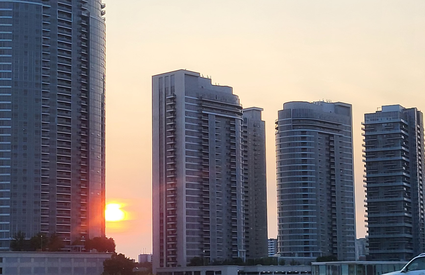 Buying a Condo Vs. Townhouse in Toronto – Which Is Easier for First-Time Buyers